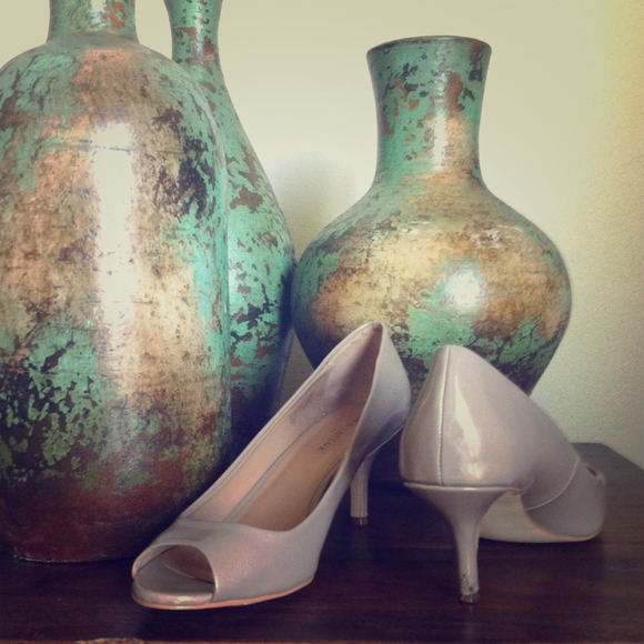 Ann Taylor nude peep-toe