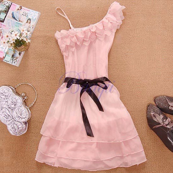 Dresses & Skirts - REDUCED Pink Ruffle Dress