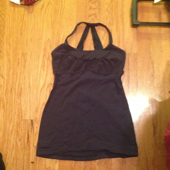 👯👯👯 TRADED LULU SCOOP NECK