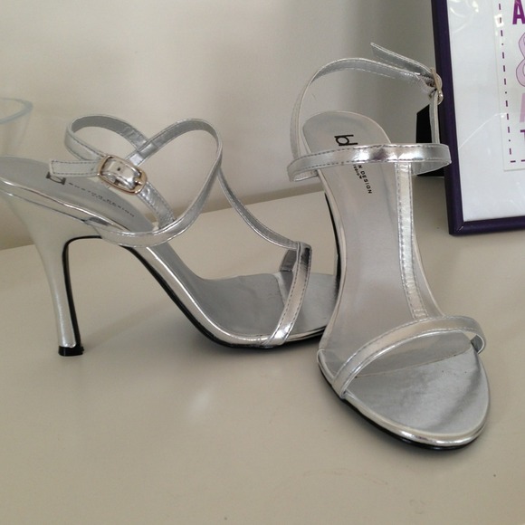 Gorgeous strappy silver heels - New with box!