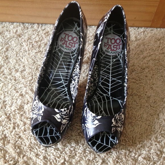 Shoes - Picture 3 of 3