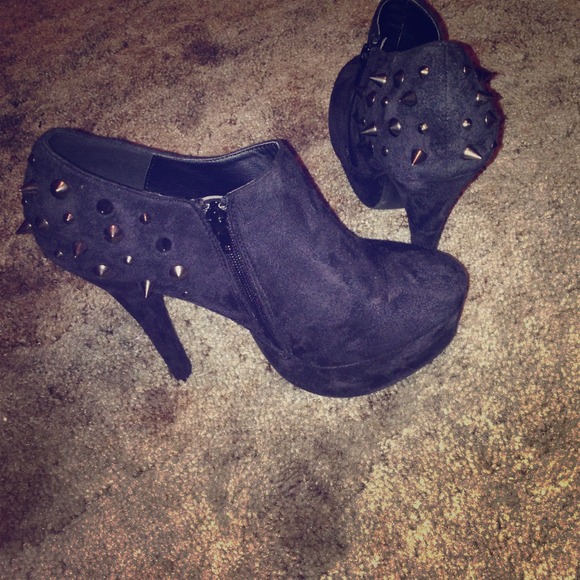 Bootie heels RESERVED!!!!