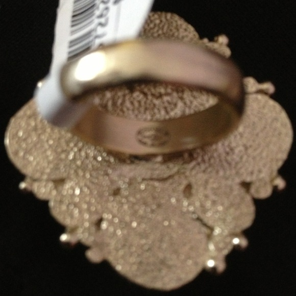🚫SOLD🚫Chanel Pearl Gold Ring - Picture 3 of 4