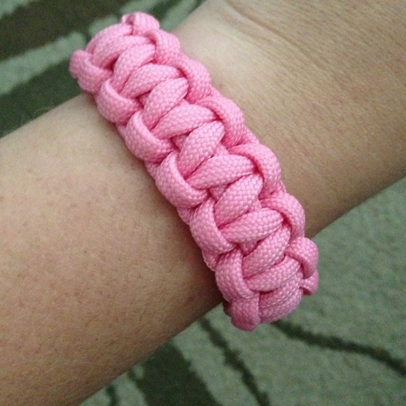 Custom paracord bracelet