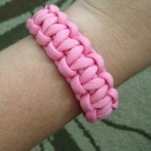 Custom paracord bracelet
