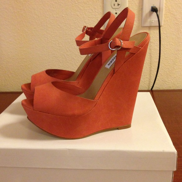 🔴SOLD ON EBAY🔴Steve Madden Wedges - Picture 2 of 4