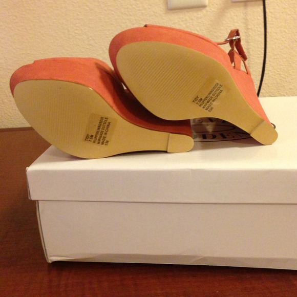 🔴SOLD ON EBAY🔴Steve Madden Wedges - Picture 3 of 4