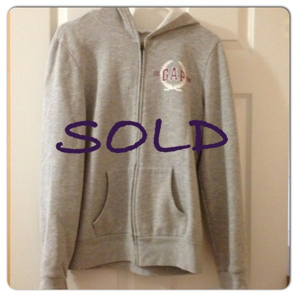 💢SOLD💢GAP zipper down sweater