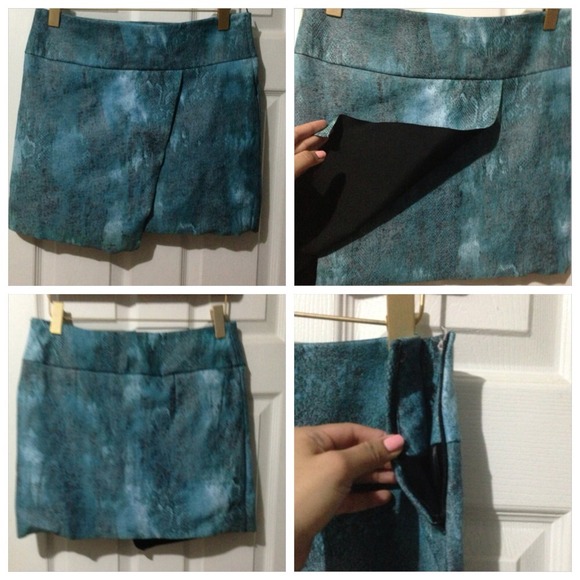 SOLD ๐SALE ๐HOST PICK ๐ Snake print skirt - Picture 4 of 4