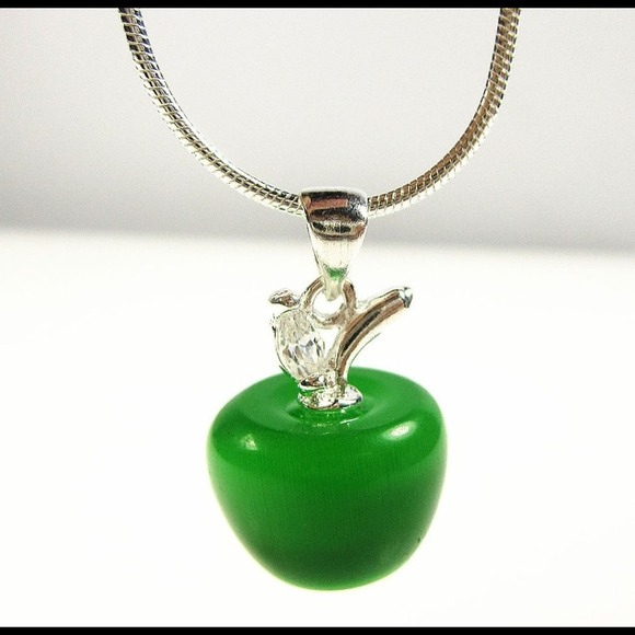 NWOT sterling silver green apple cats eye.