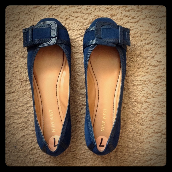 🚫🚫sold🚫🚫NEW Nine West navy suede flat