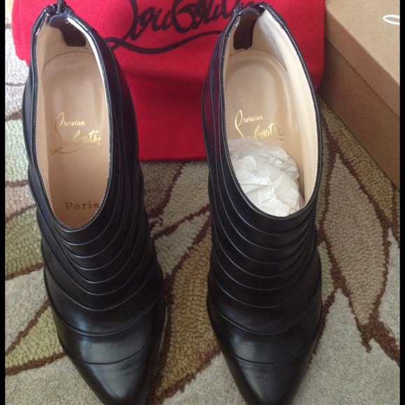 💯% Authentic CL Calf Booties high heels - Picture 2 of 4