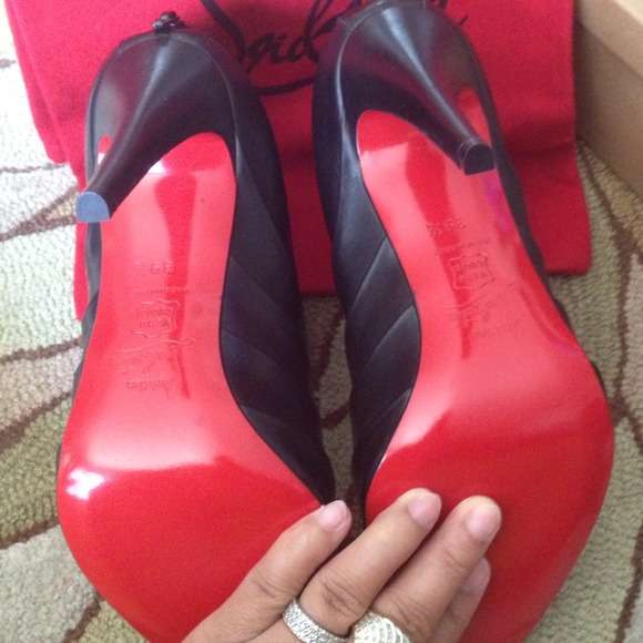 💯% Authentic CL Calf Booties high heels - Picture 3 of 4