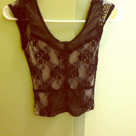 H&M lace crop top