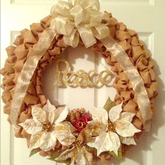 18" burlap Christmas wreath, neutral tone