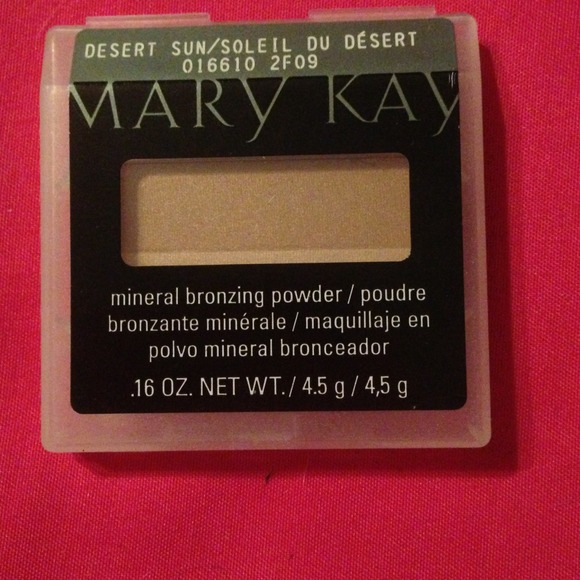 Mary Kay Bronzing Powder