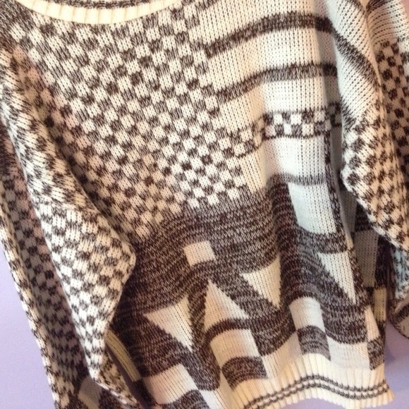 🚫!!SOLD!!🚫 😍Vintage sweater 😍 - Picture 2 of 2