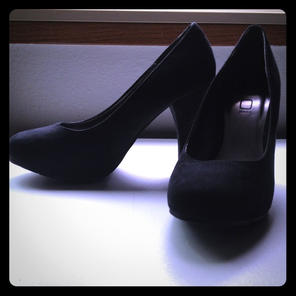Black suede pumps