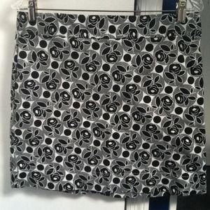 Rose patterned pencil skirt