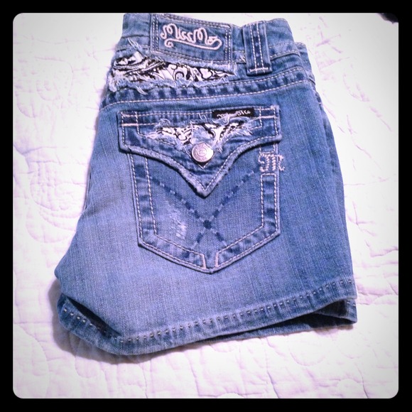 💢SOLD💢MISS ME shorts.