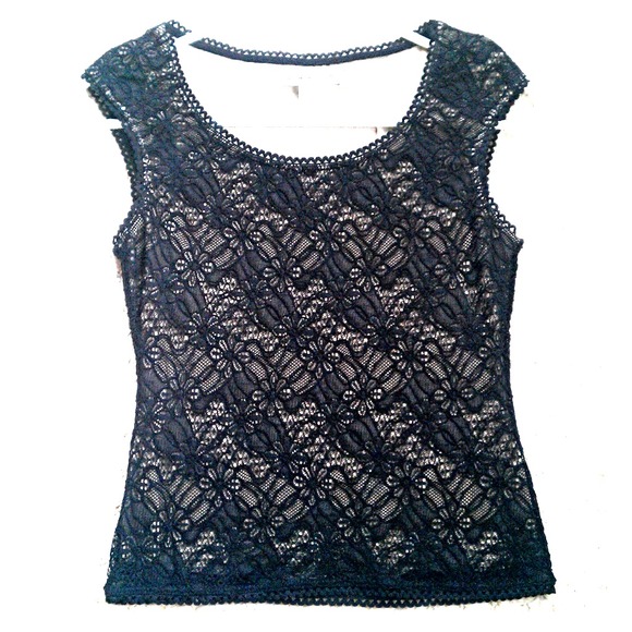 BUNDLED!! SHIPS IN NOVEMBER!! Black Lacey Top