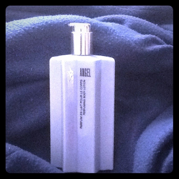 Thierry Muglar Angel perfuming body lotion