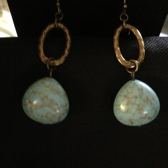 Beautiful earrings - Picture 2 of 2