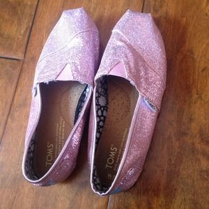 Pink sparkly Toms barely worn size 6