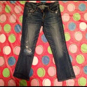 Destroyed American eagle Capri