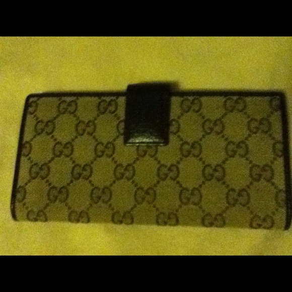 Authentic Gucci Wallet! - Picture 2 of 4
