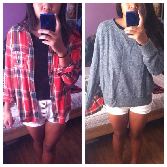 Sweaters/oversized tanks/bracelets - Picture 2 of 4