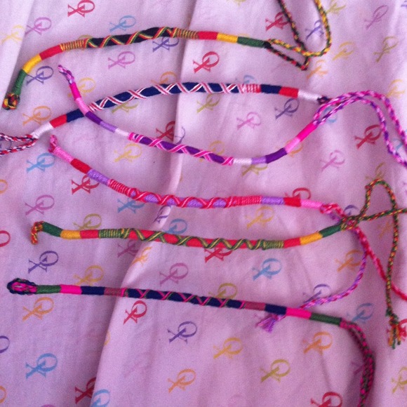 Sweaters/oversized tanks/bracelets - Picture 4 of 4