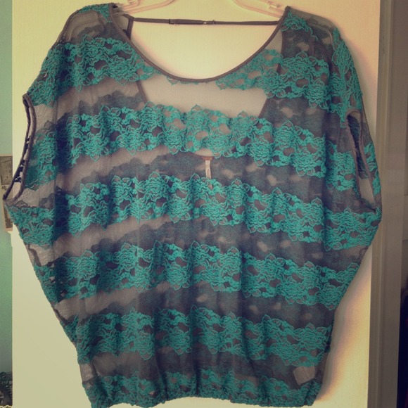 Free People Top🚫SOLD in BUNDLE🚫