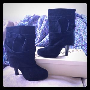 Restricted Rumple black heels size 9