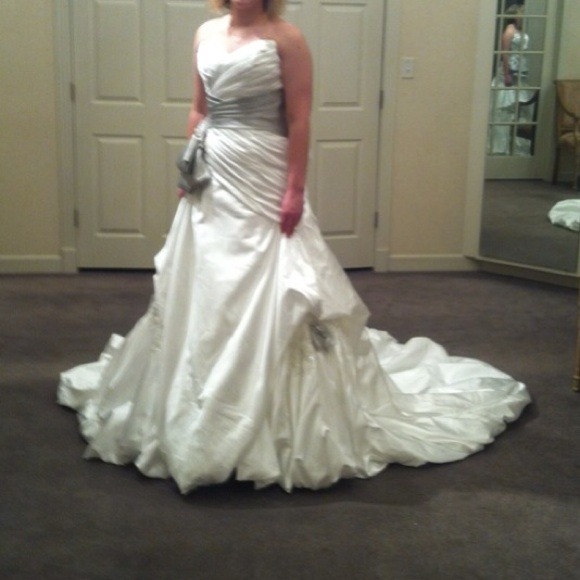 New Wedding Dress. Never been worn or out of store