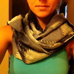 Aztec Black & gray scarf