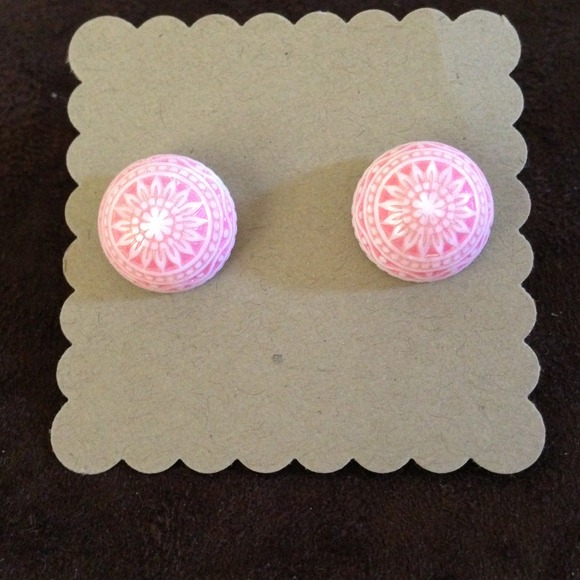 Stud earrings --SOLD OUT --