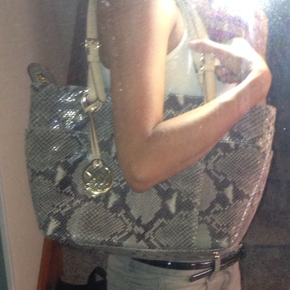 Xx SOLD xX Michael kors purse - Picture 4 of 4