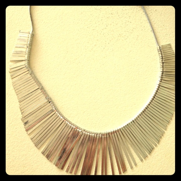 SOLD - Urban outfitters necklace