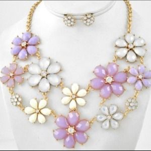 Chic Flower Cluster Necklace Set