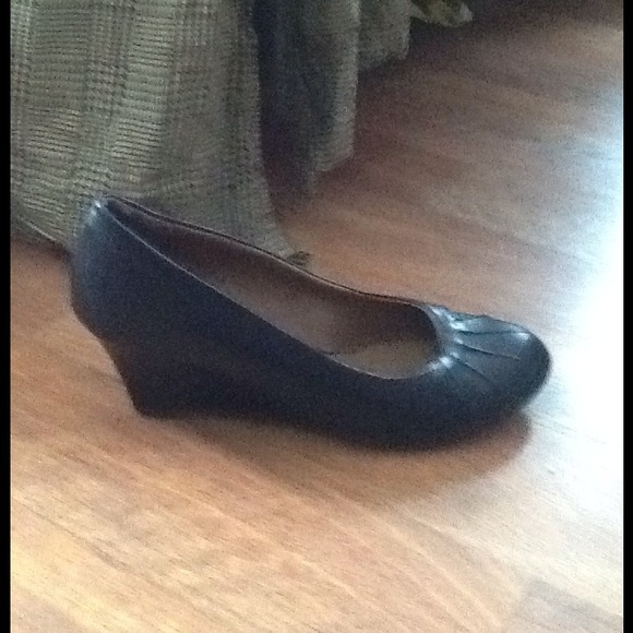 Black Heels - Picture 2 of 4