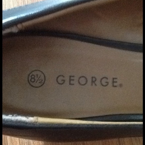 Black Heels - Picture 3 of 4