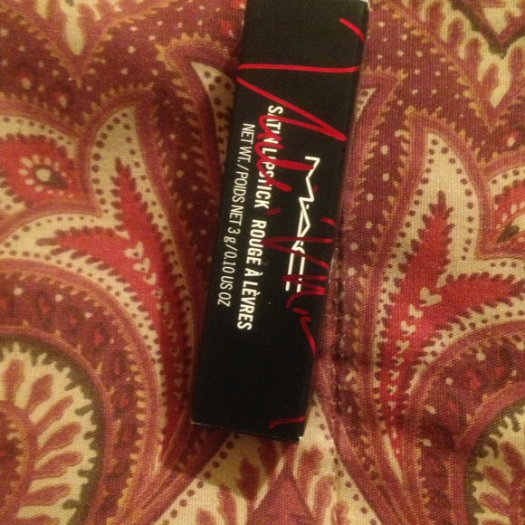Brand new MAC viva glam nicki