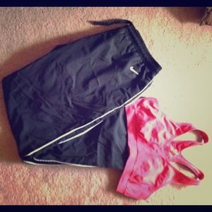Workout bundle- Nike black pants & pink sports bra