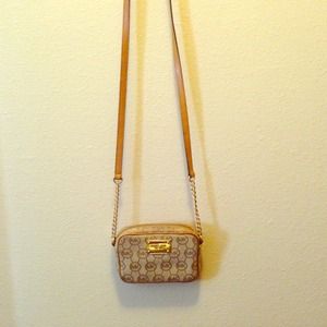 Brown Michael Kors cross body- Jet Set Logo