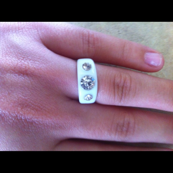 3 gem ring