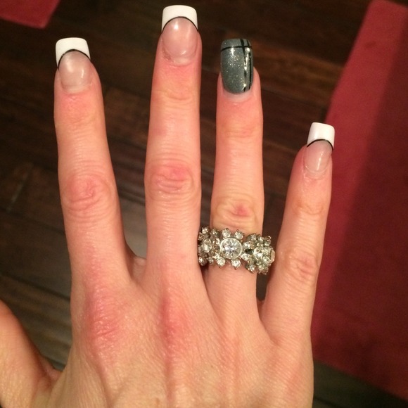 Ring - Picture 2 of 4