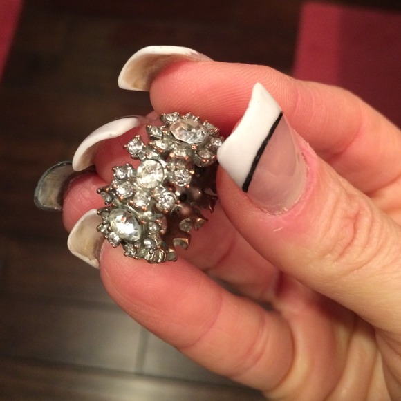 Ring - Picture 3 of 4