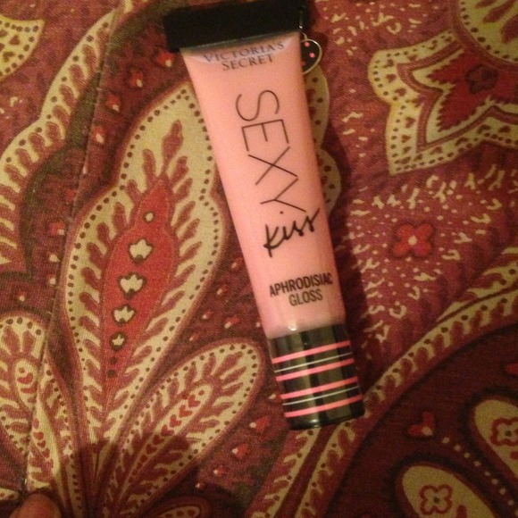 TRADED My glam brushes & lipgloss bundle - Picture 3 of 3