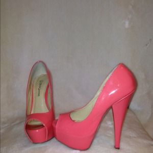 Beautiful shoes in color pink